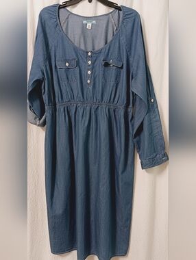 Old Navy Maternity  Denim-Style Button Henley Midi Dress in Blue Size XXL